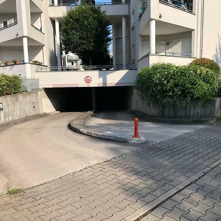 Parkplatz und Balkon - Burberg`s Heimathafen in Wiesbaden Exterior foto