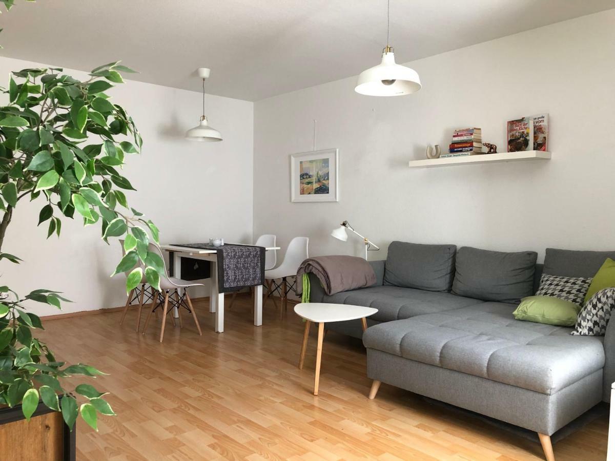 Parkplatz Und Balkon - Burberg`s Heimathafen In *
